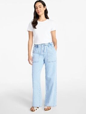 Women’s Light-Washed Wide Leg Straw String Waist Jeans 30” Inseam Size Small 4/6